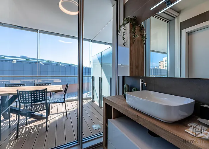 شقة Luxury By The Sea - Free Park - Gym - Ultrawifi *